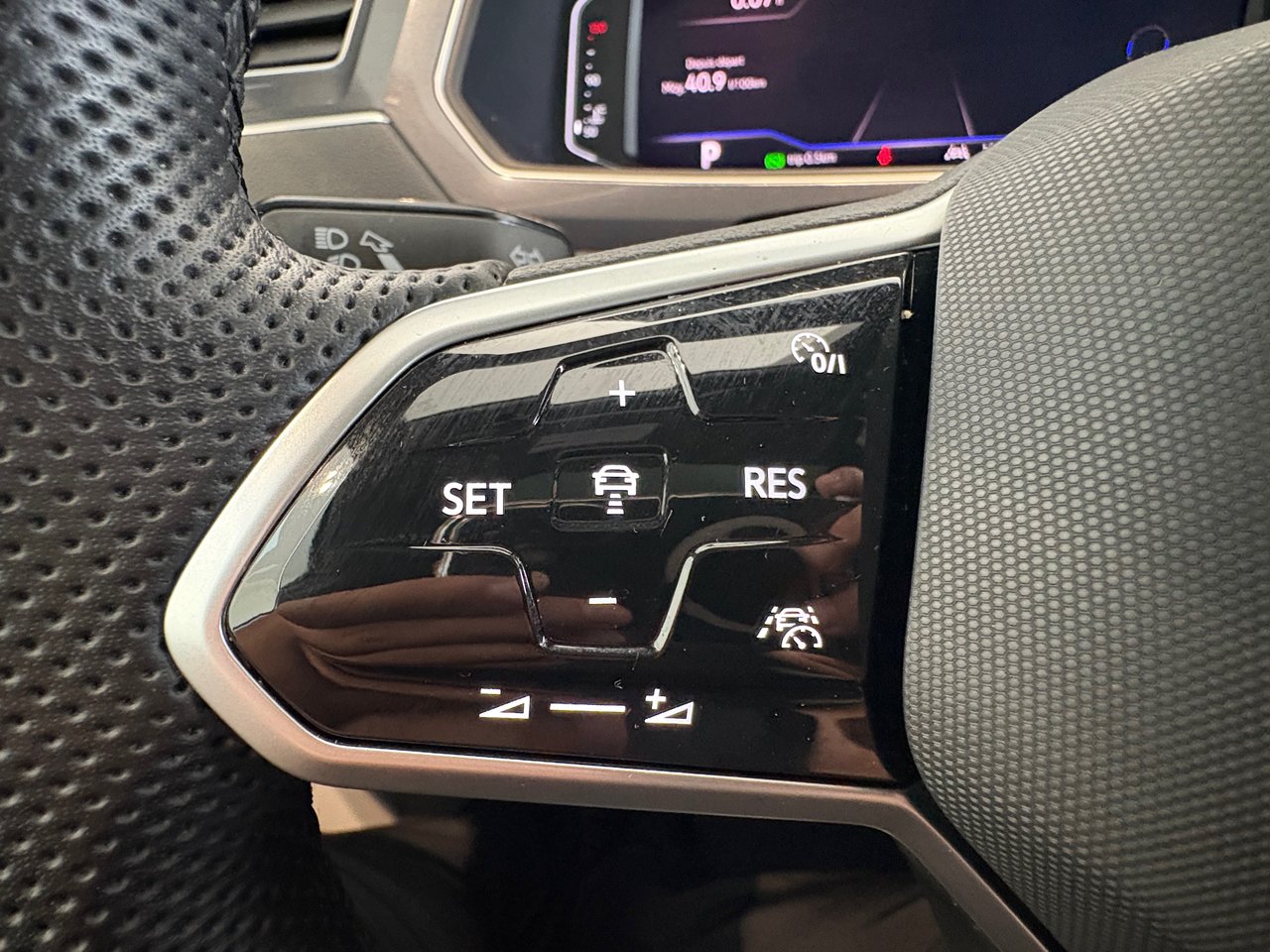 Volkswagen Tiguan Highline R-Line + CUIR + CARPLAY + CAMERA + WOW!++ 2024