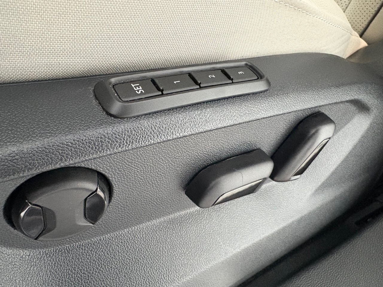 Volkswagen Tiguan Highline R-Line + CUIR + CARPLAY + CAMERA + WOW!++ 2024