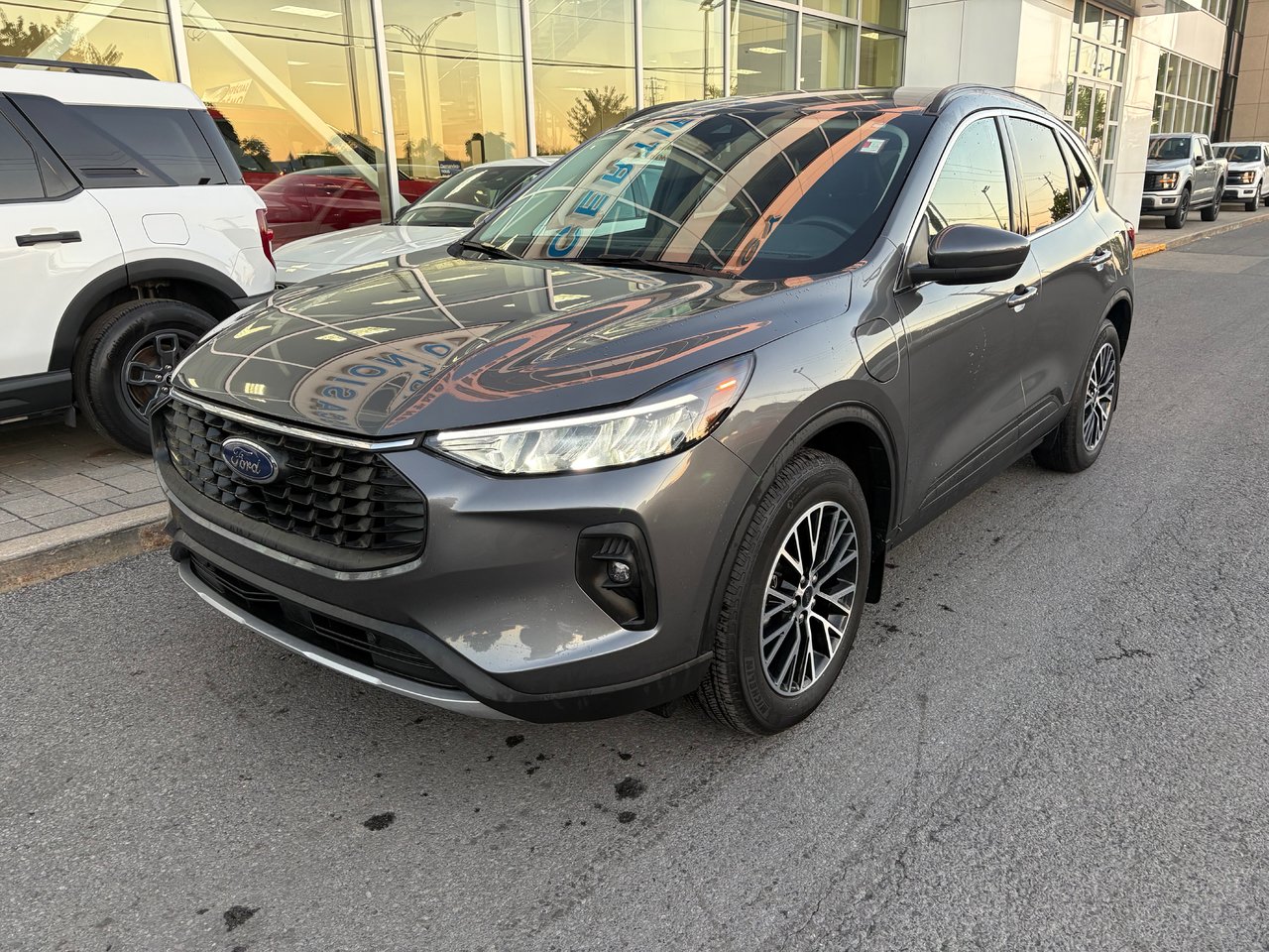 Gray (Carbonized Grey Metallic) 2025 Ford Escape Hybrid Plug-in SUV / Crossover Front-Wheel Drive Automatic