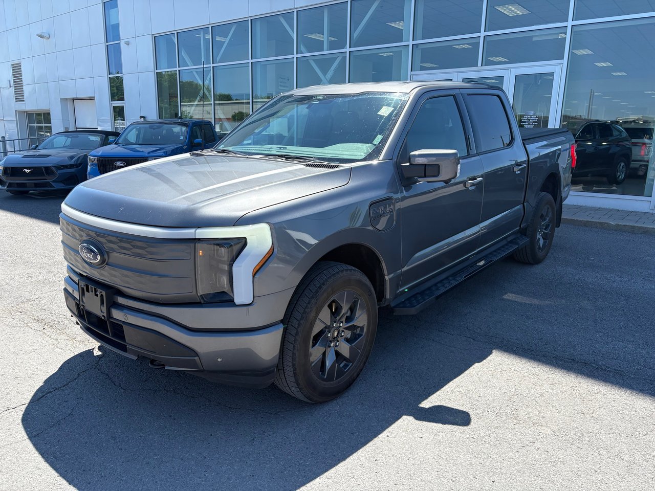 2022 Ford F-150 Lightning Lariat SuperCrew AWD