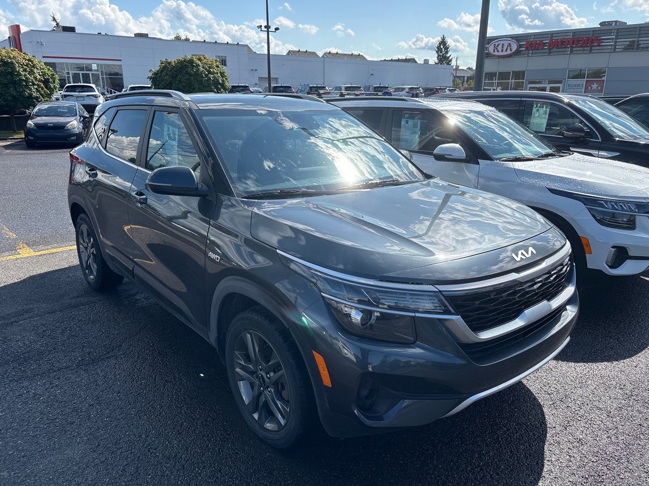 Black (Charcoal) 2023 Kia Seltos SUV / Crossover All-Wheel Drive 