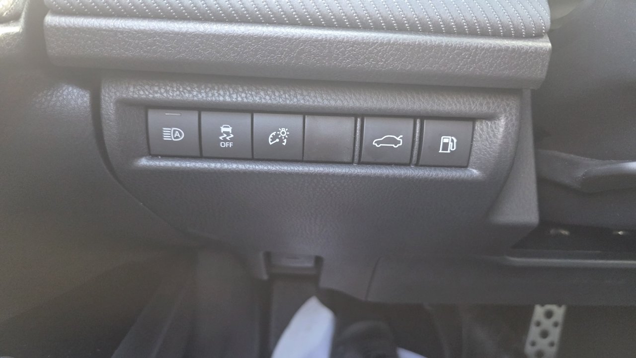 Toyota Camry SE 2026-8