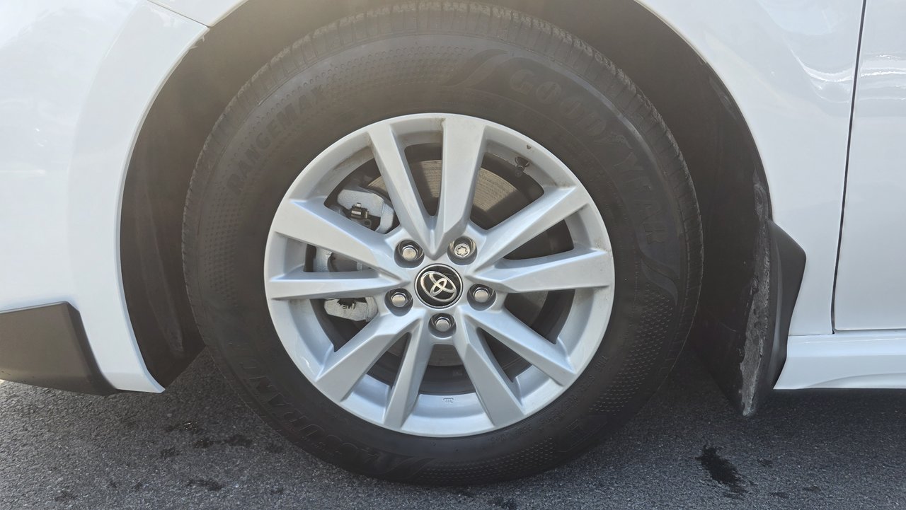 Toyota Camry SE 2026-5
