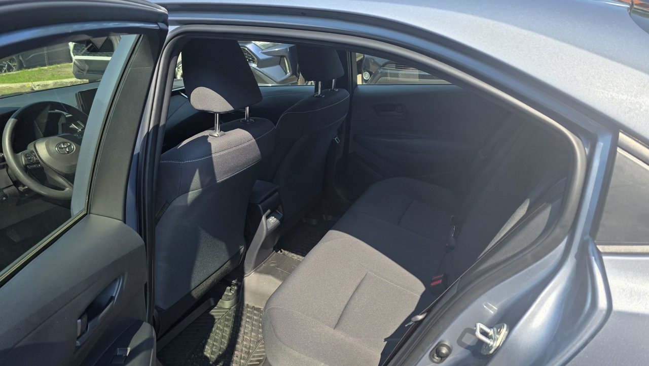 Toyota Corolla Hybrid LE 2024-8