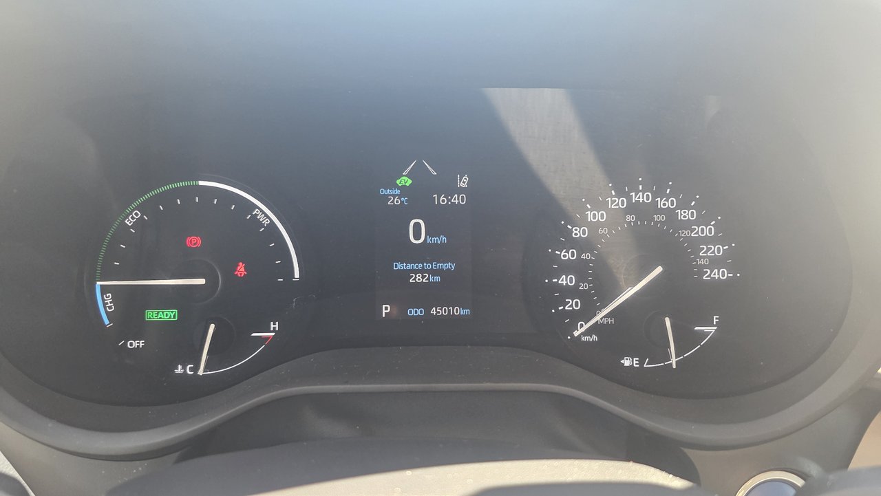 2024 Toyota Sienna LE-8