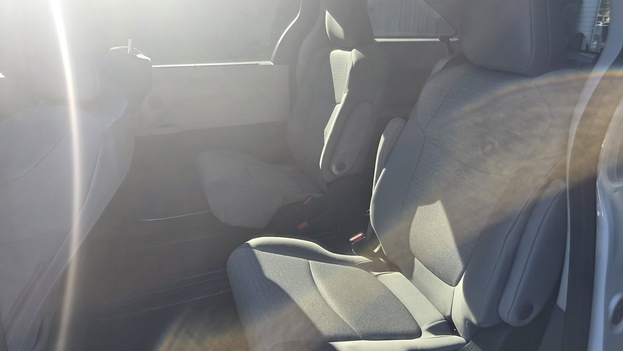 2024 Toyota Sienna LE-12