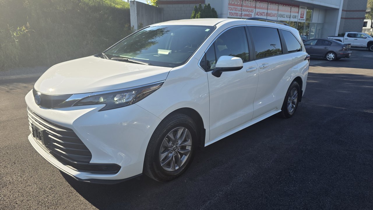 2024 Toyota Sienna LE-0