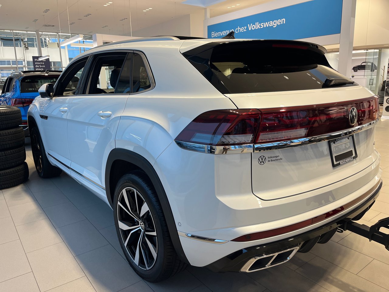 Used 2024 Volkswagen Atlas Cross Sport with 7,840 km for sale at Otogo