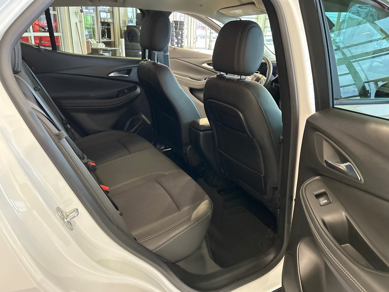Buick Encore GX Preferred 2024-9