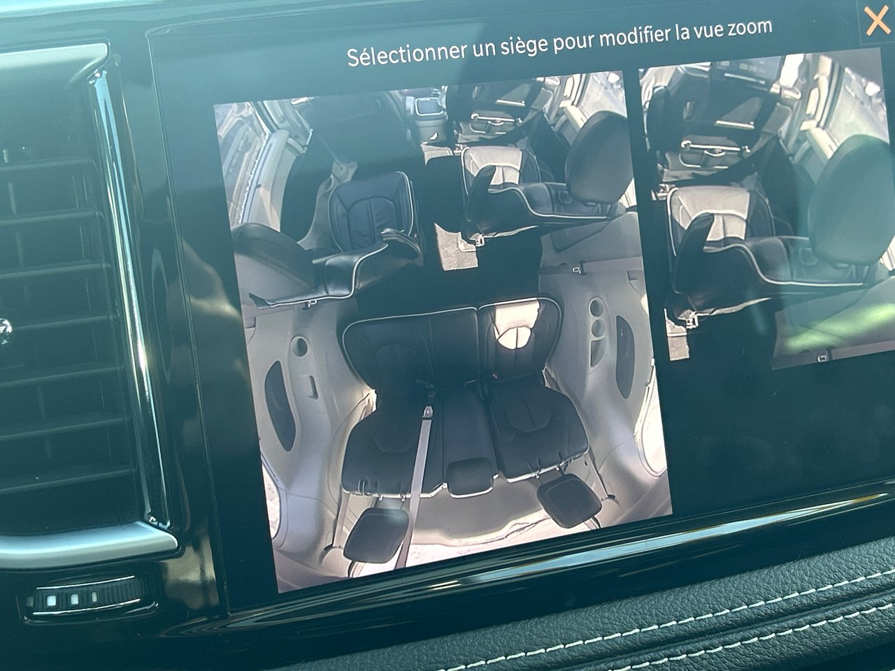 Chrysler Pacifica Hybrid Limited 2022-40