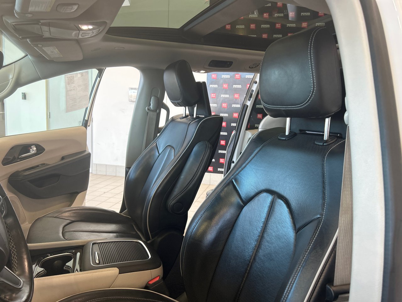 Chrysler Pacifica Hybrid Limited 2022-27