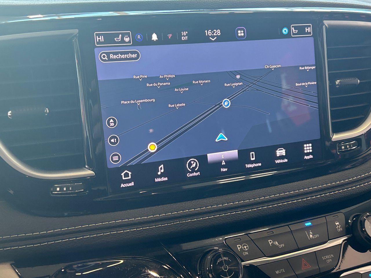 Chrysler Pacifica Hybrid Limited 2022-31