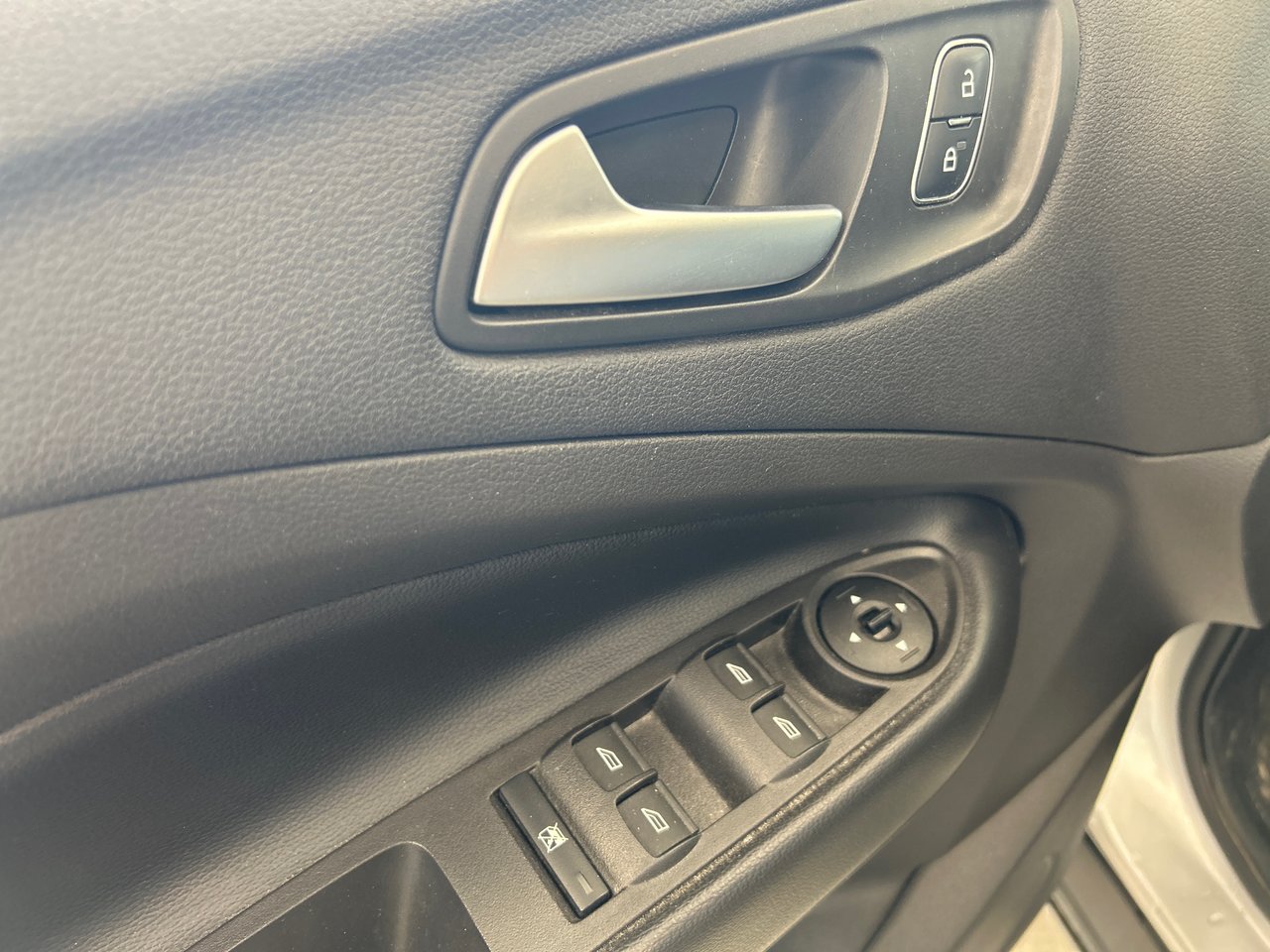 Ford Escape SE 2018-15