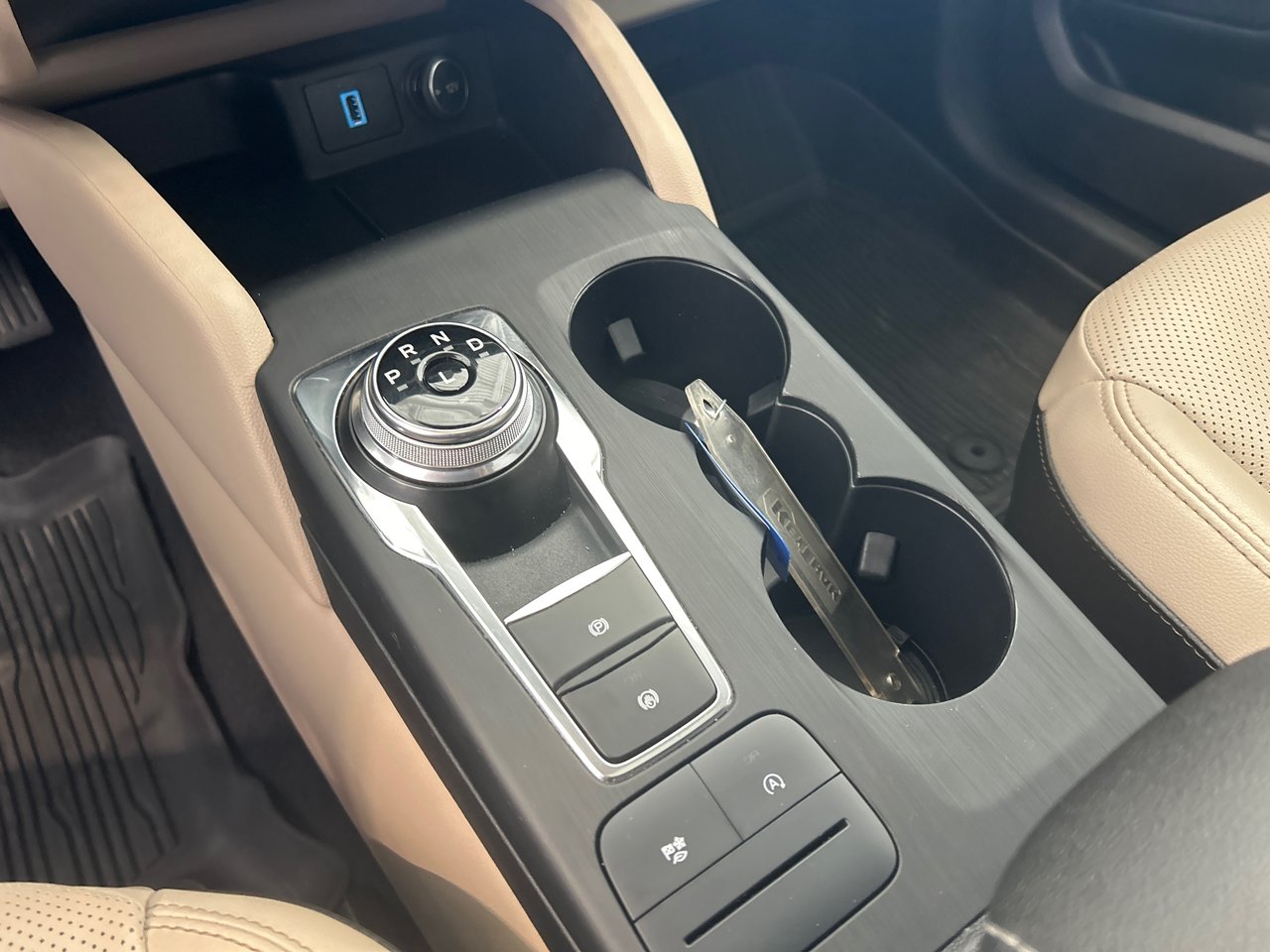 2020 Ford Escape SEL-23