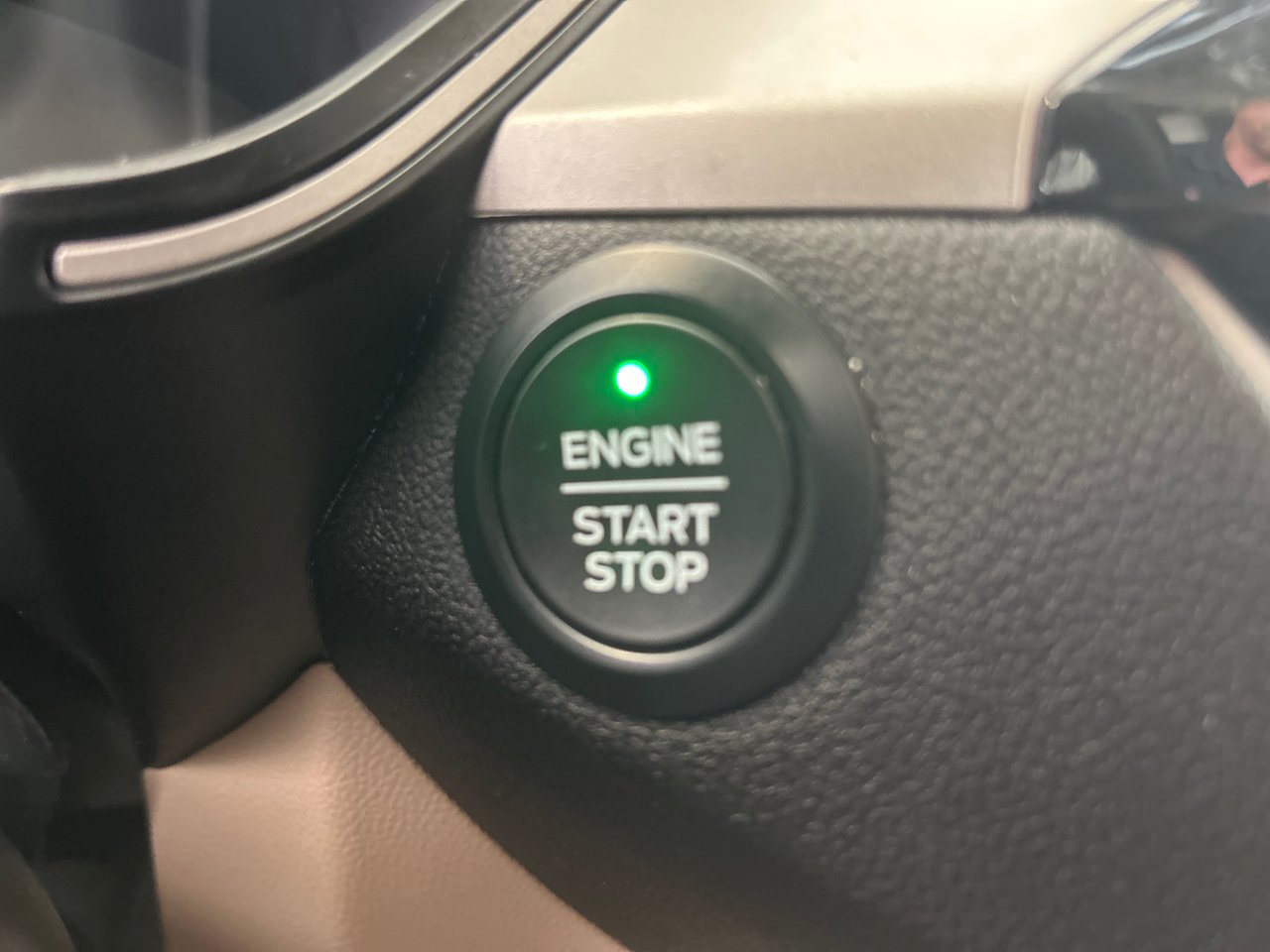 2020 Ford Escape SEL-24