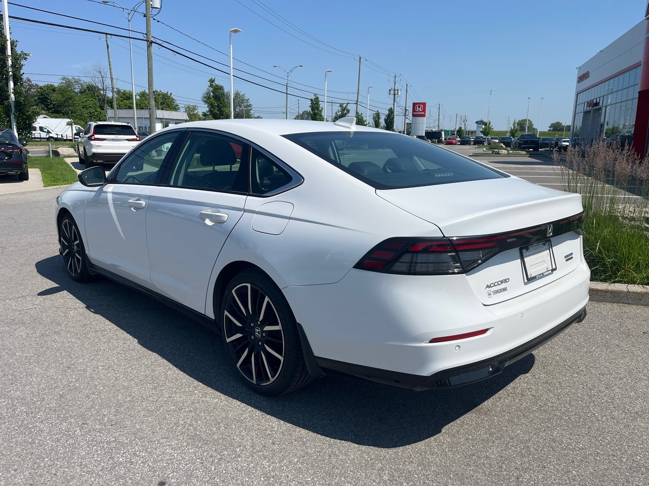 2023 Honda Accord Hybrid Touring-10