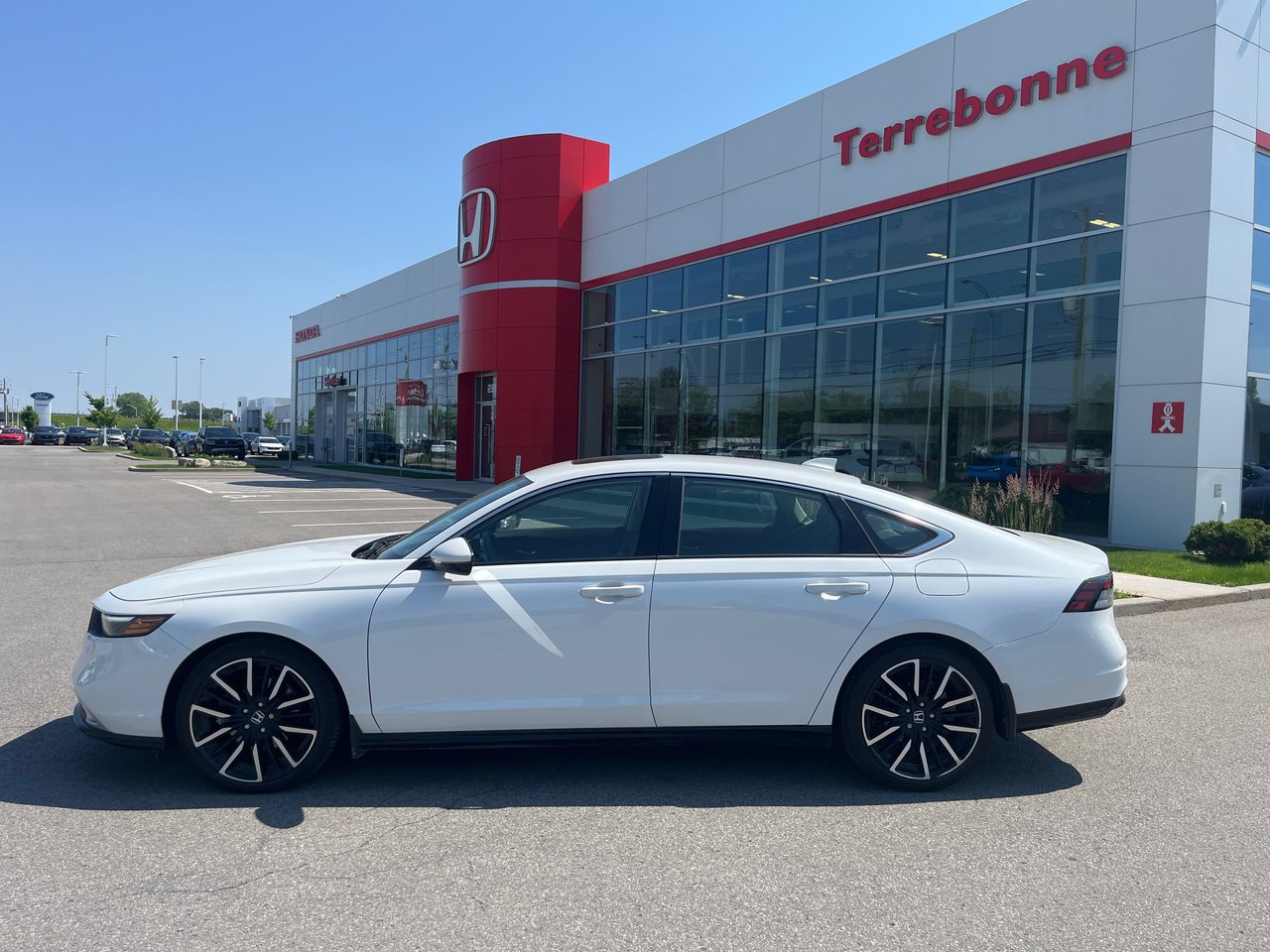 2023 Honda Accord Hybrid Touring-11