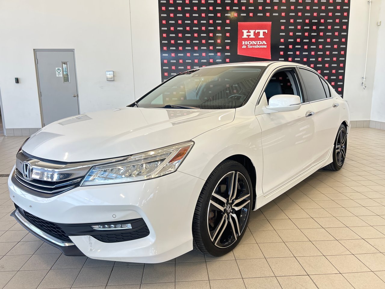 Honda Accord Sedan Touring 2017-0