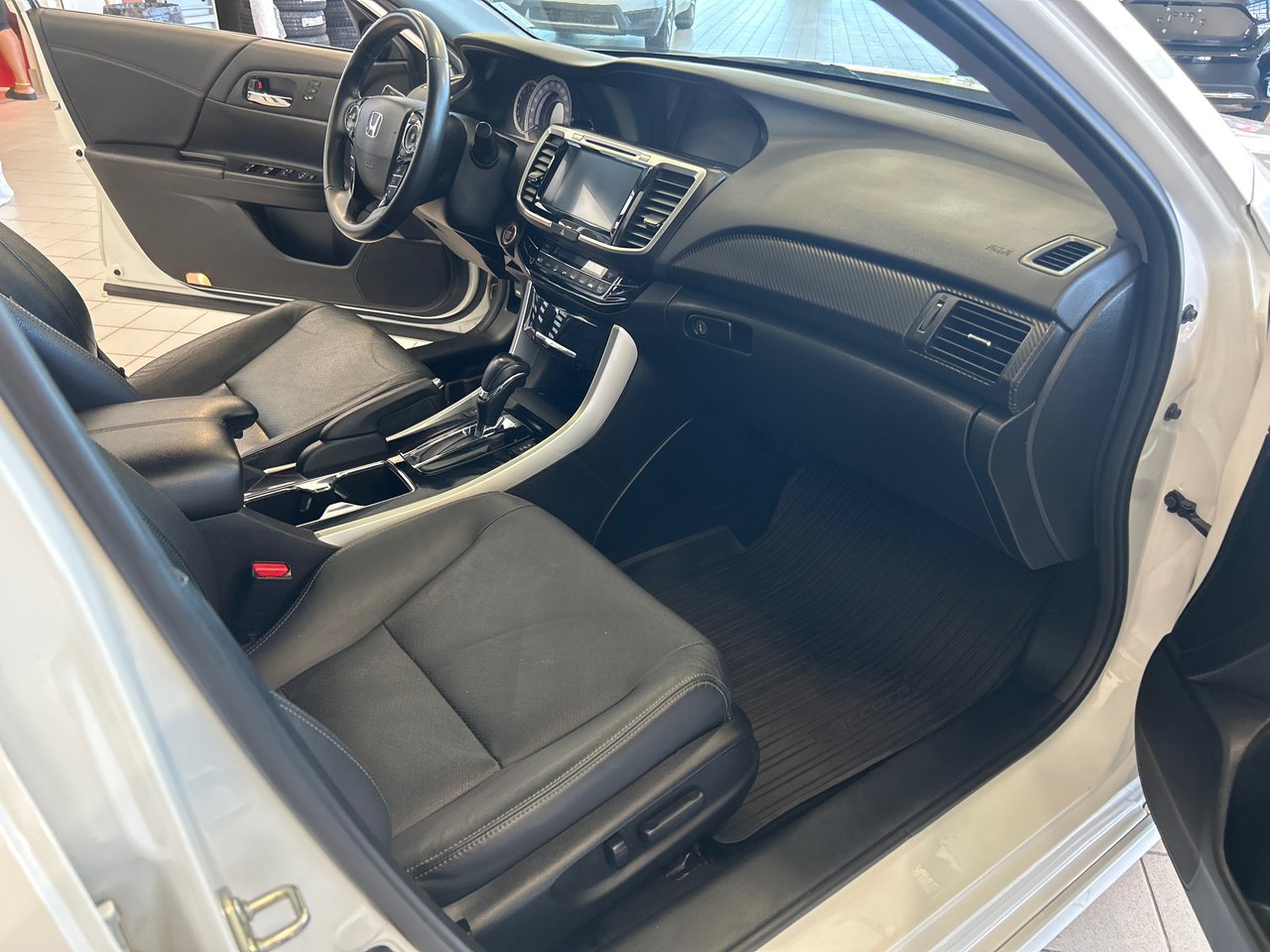 Honda Accord Sedan Touring 2017-13