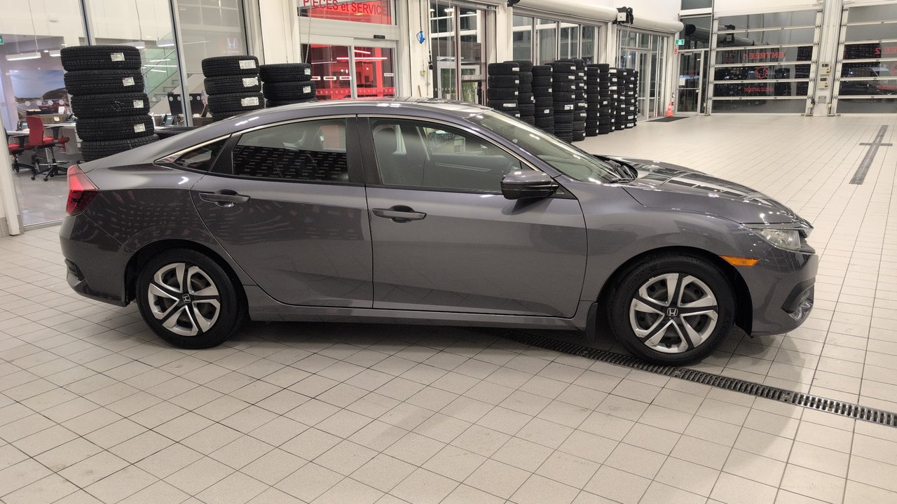 Honda Civic Sedan LX 2018-3