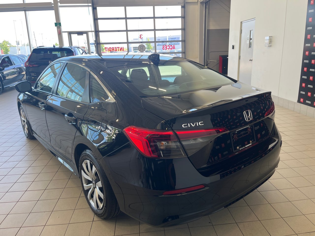 2022 Honda Civic Sedan LX-8