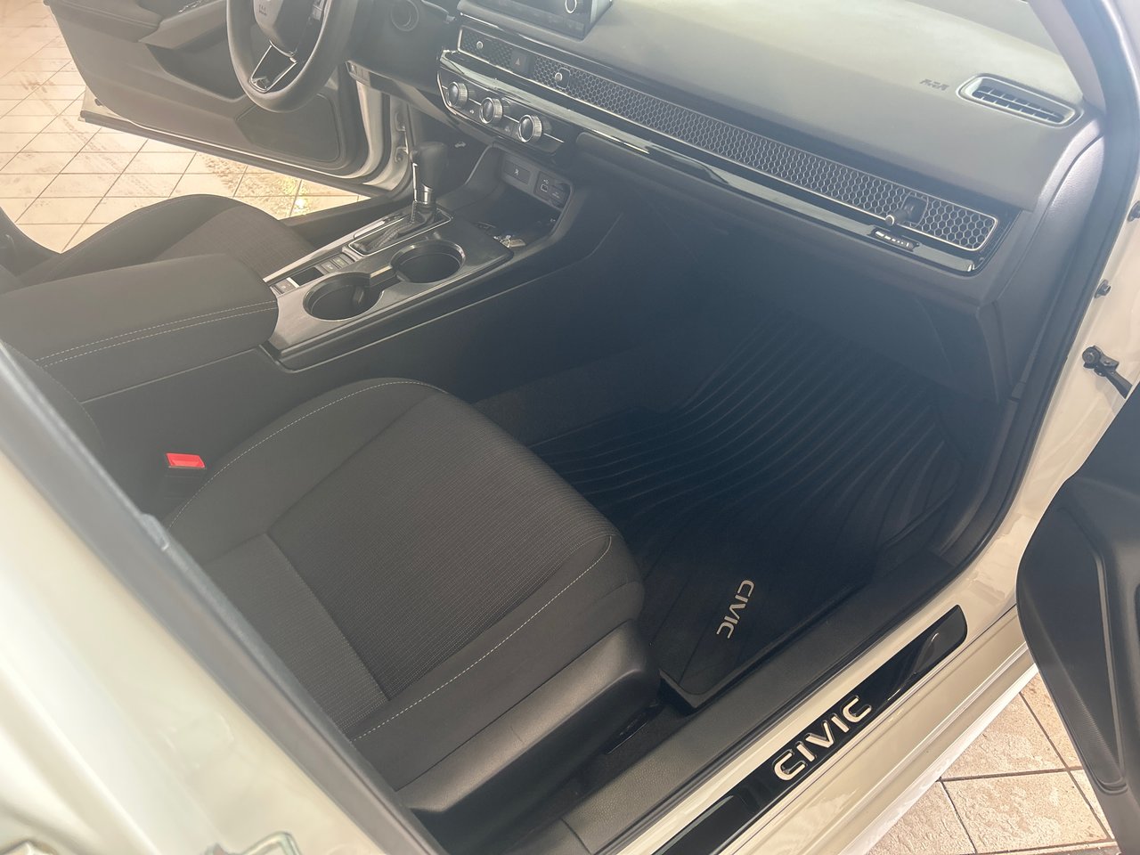 2023 Honda Civic Sedan LX-12