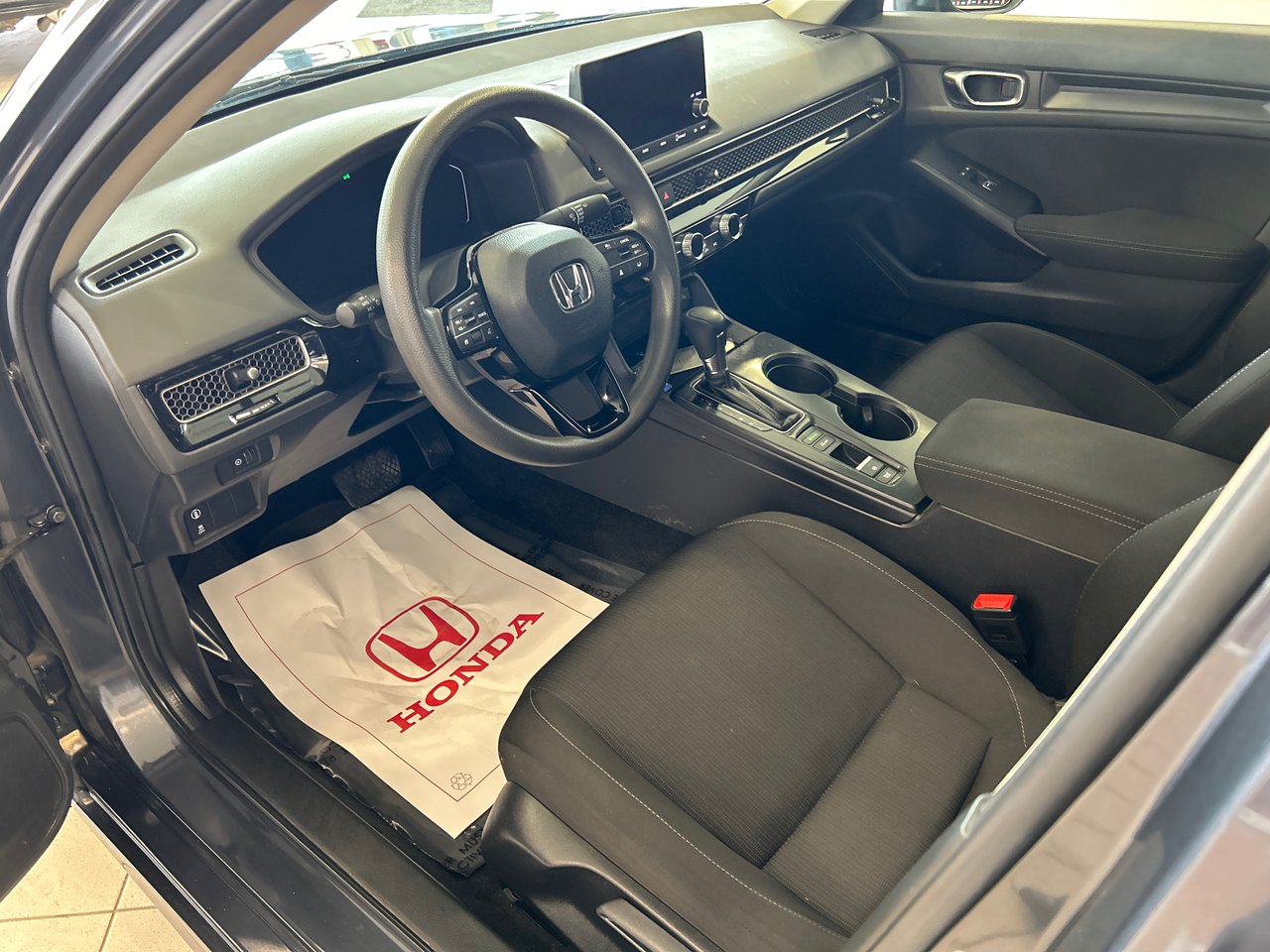 Honda Civic Sedan LX 2023-23