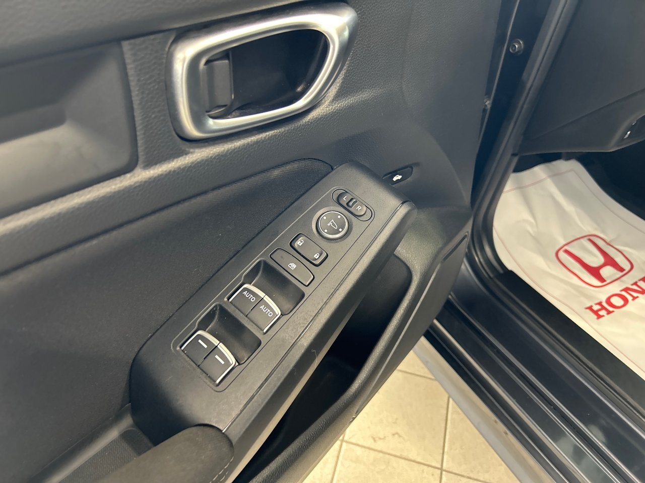 Honda Civic Sedan LX 2023-24