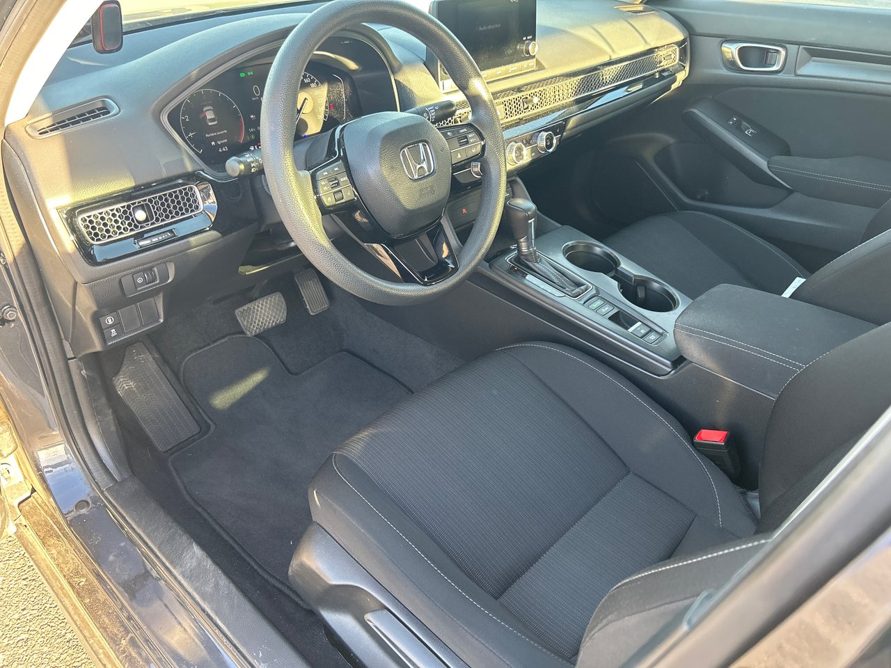 Honda Civic Sedan LX-B 2024-5