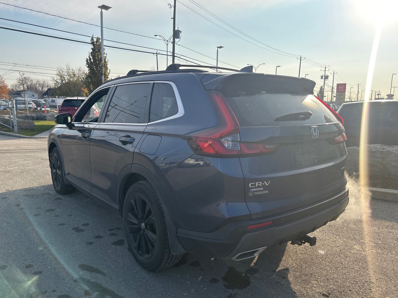 2023 Honda CR-V Hybrid Touring-1
