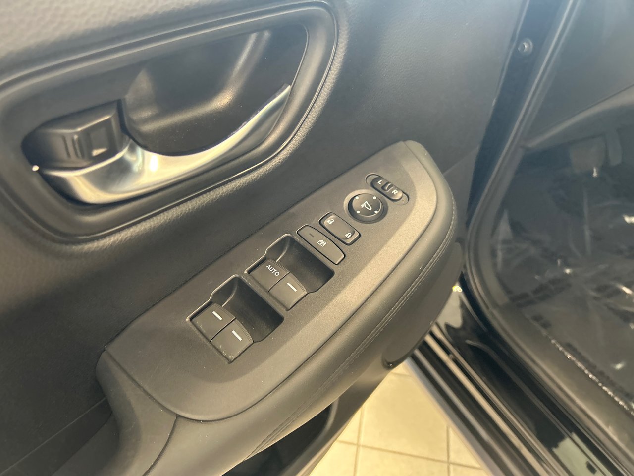 2025 Honda HR-V LX-18