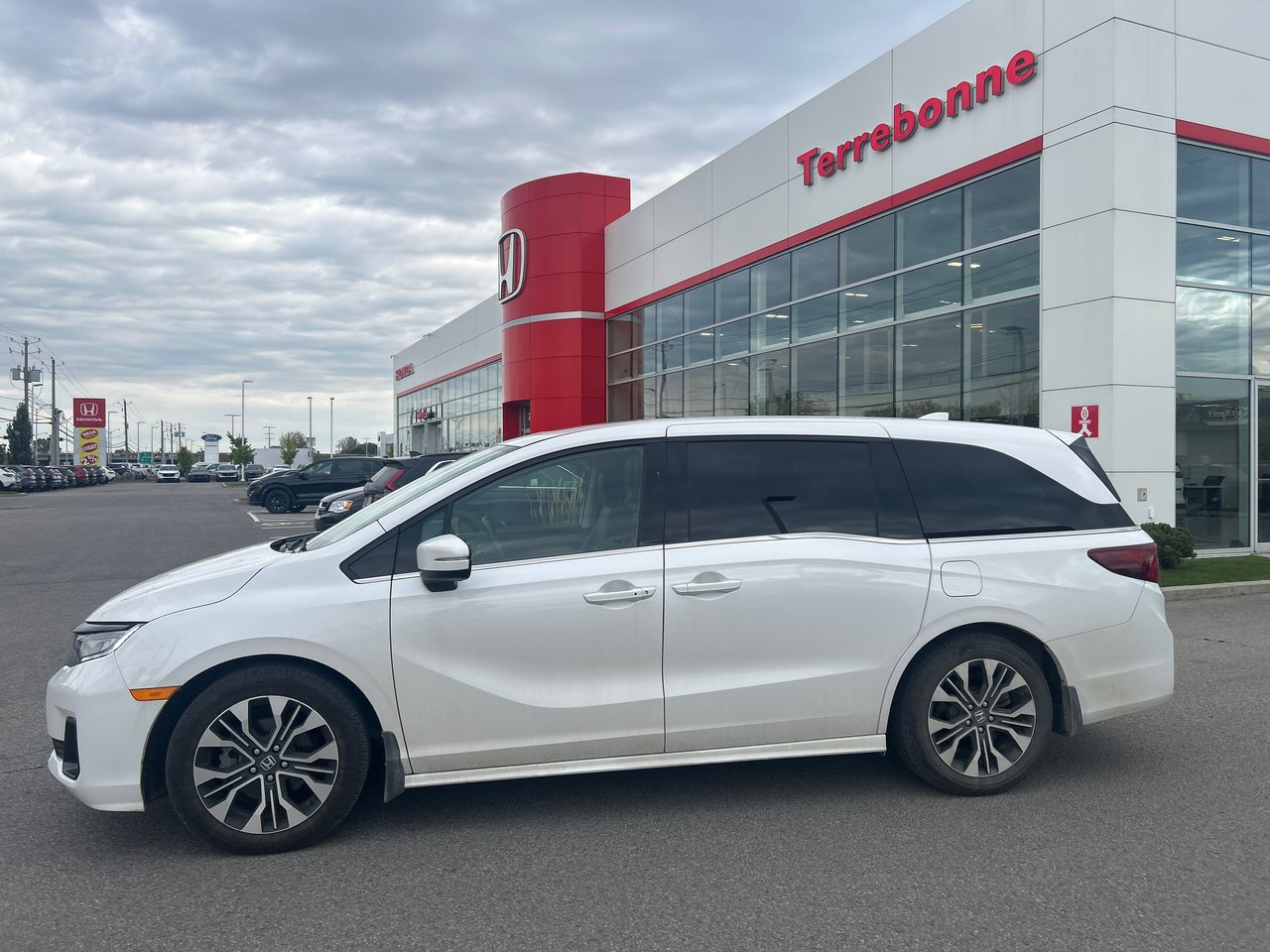 2025 Honda Odyssey Touring-1