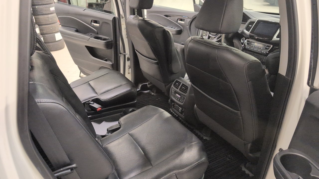 2017 Honda Pilot Touring-14
