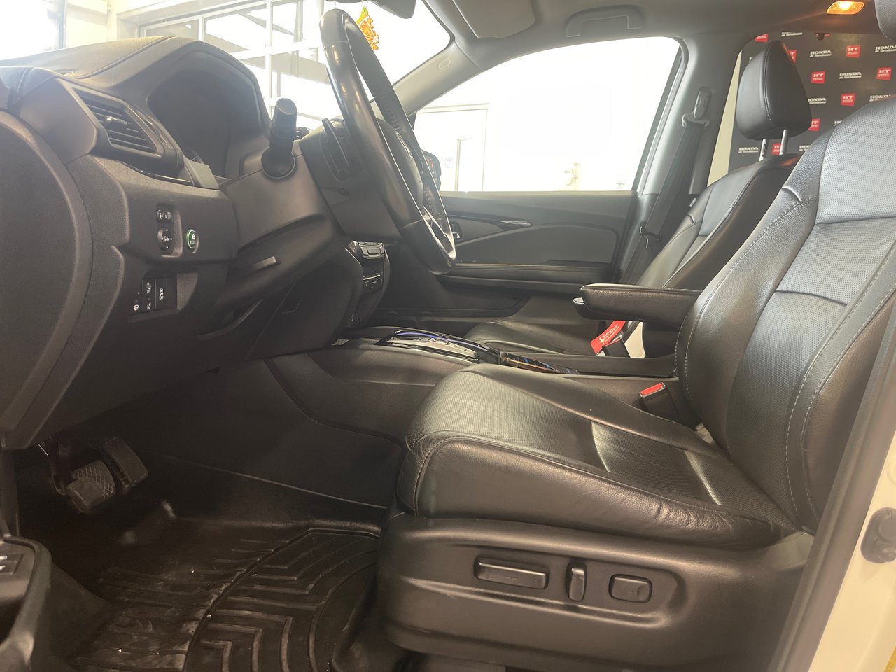2019 Honda Pilot Touring 7-Passenger-13