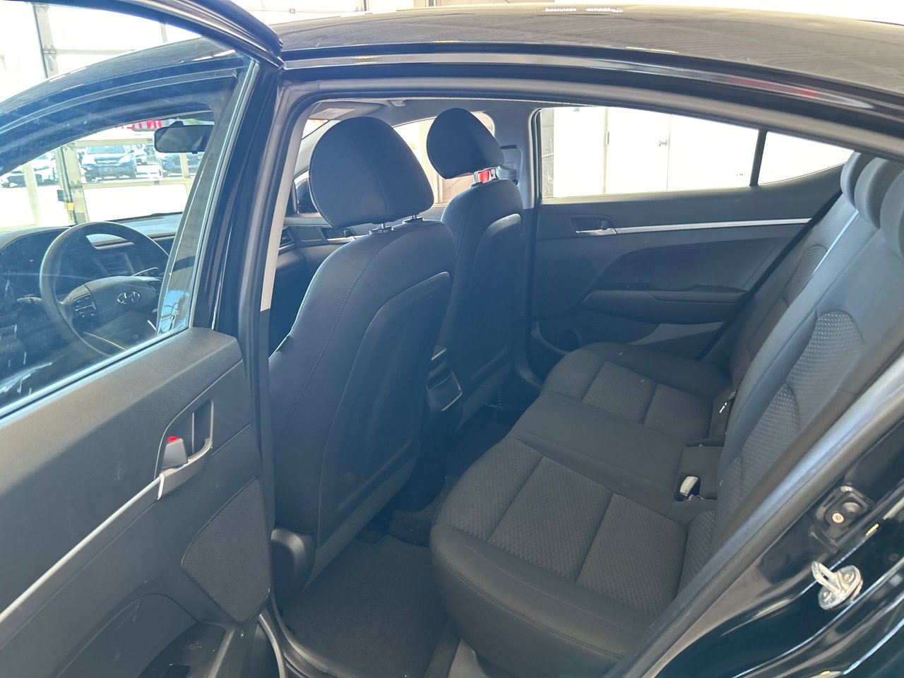 Hyundai Elantra Essential 2019-8