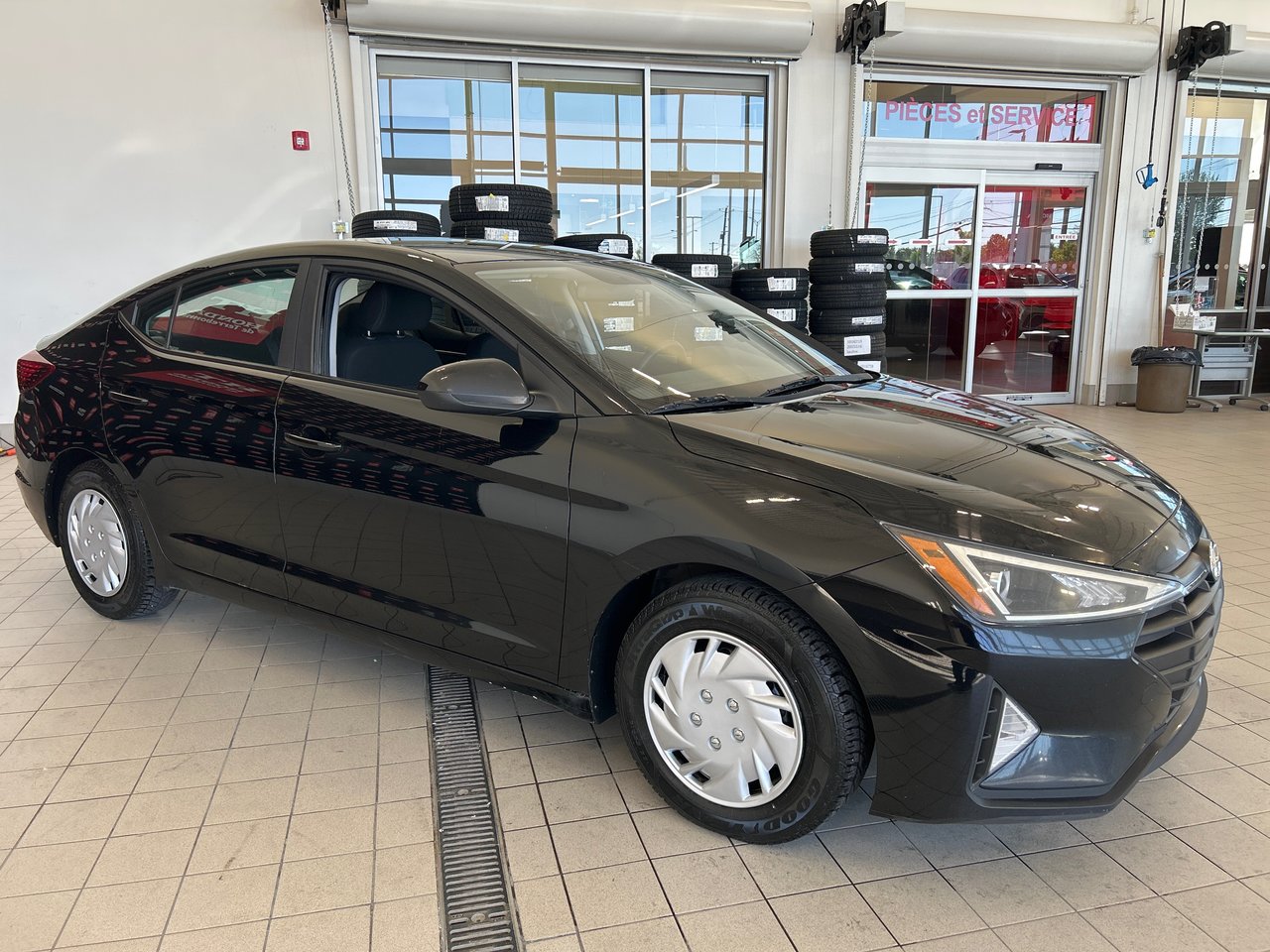 Hyundai Elantra Essential 2019-3
