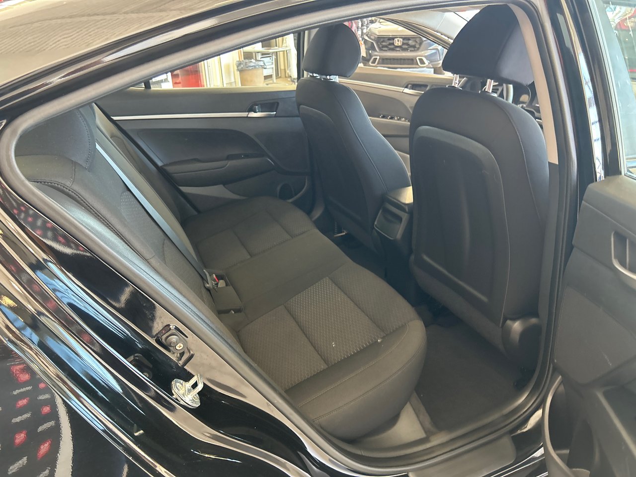 Hyundai Elantra Essential 2019-10