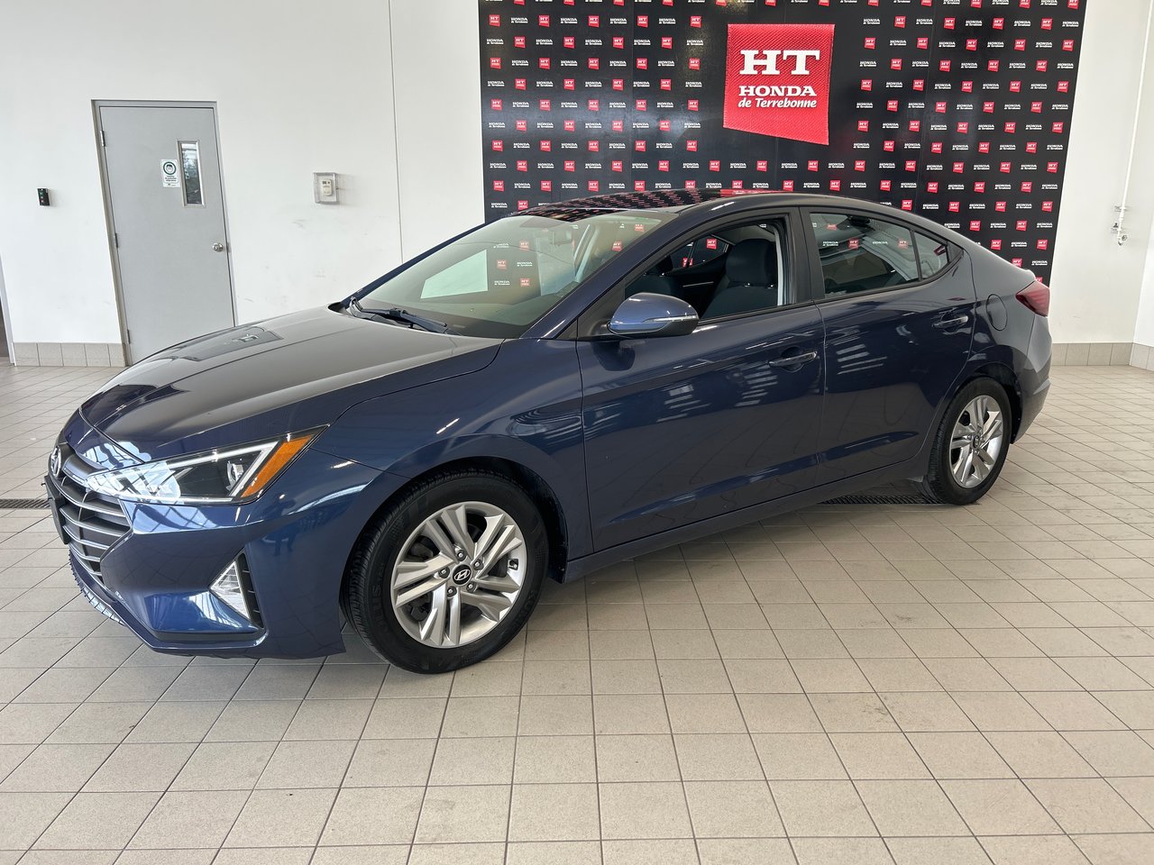 2019 Hyundai Elantra Preferred-1