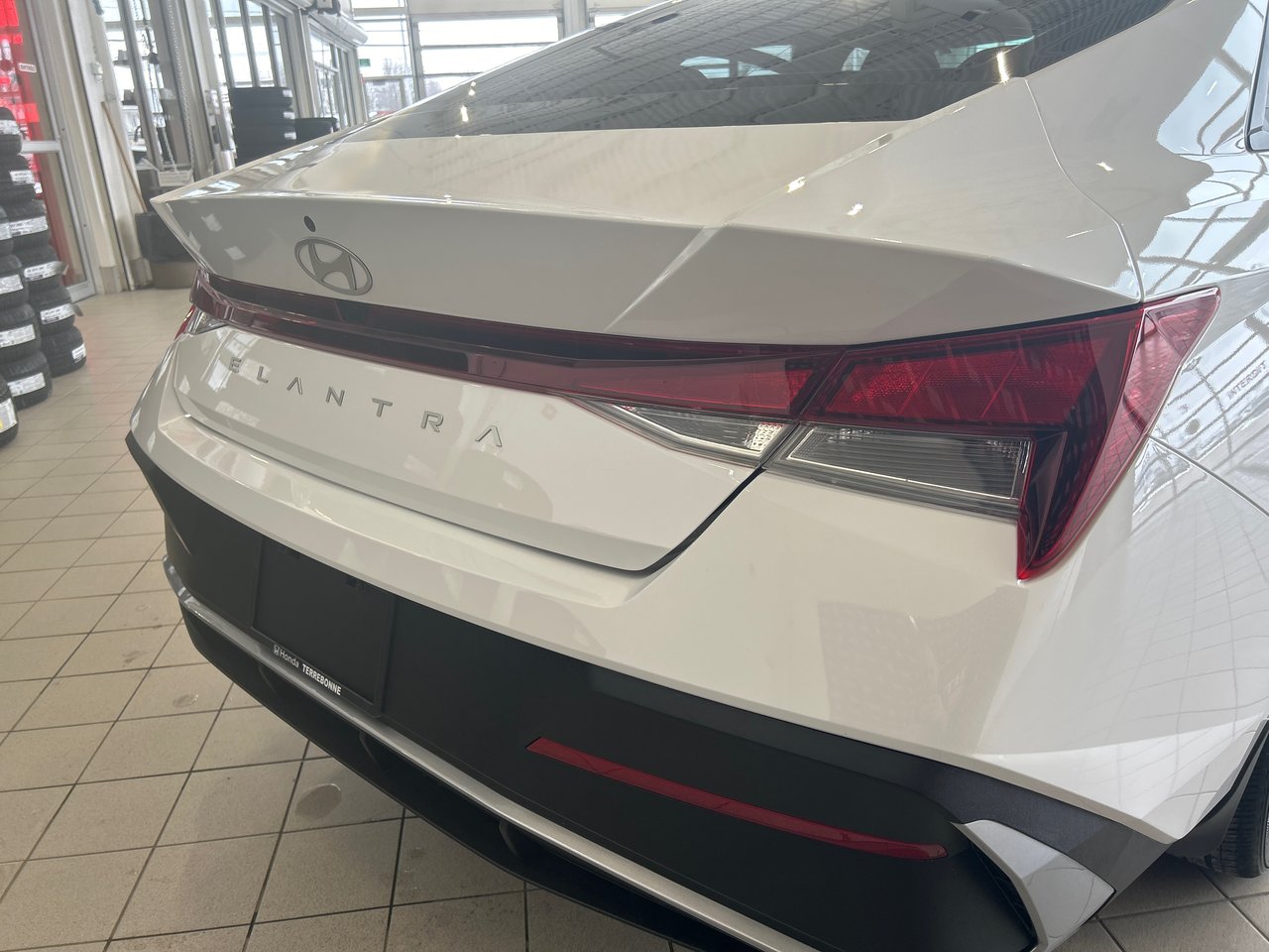 2024 Hyundai Elantra Preferred-10