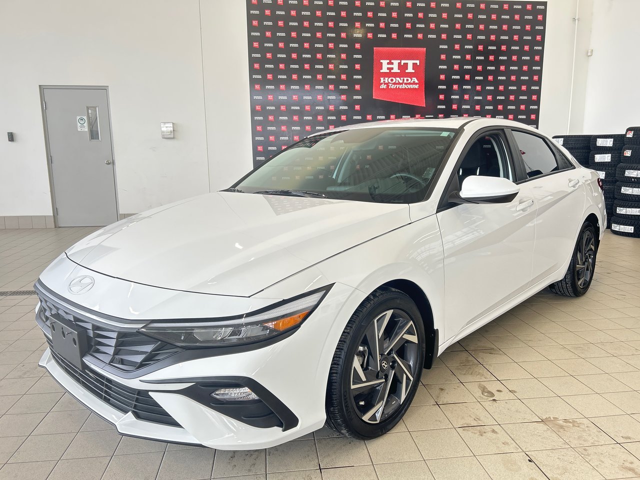 2024 Hyundai Elantra Preferred-0