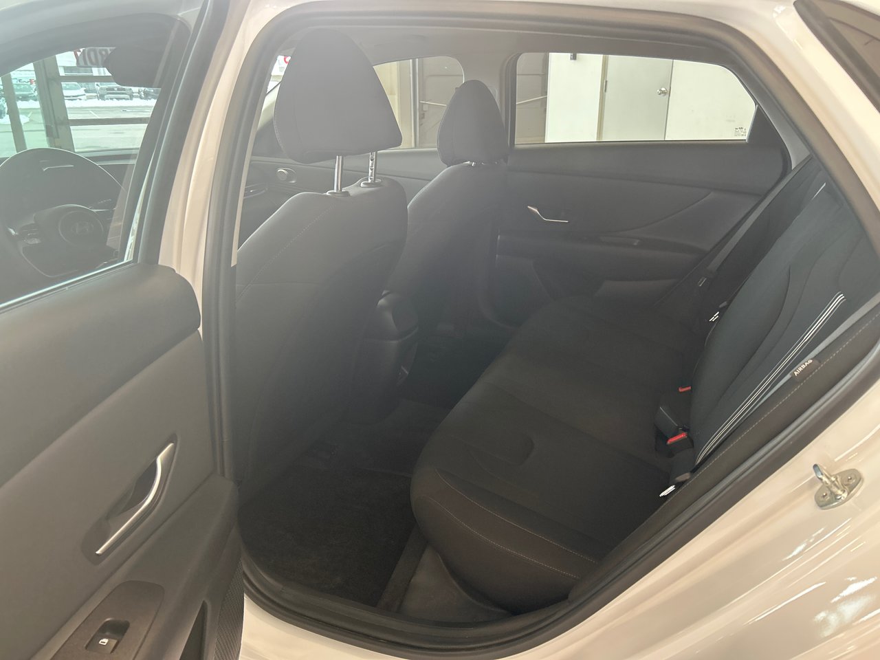 2024 Hyundai Elantra Preferred-8