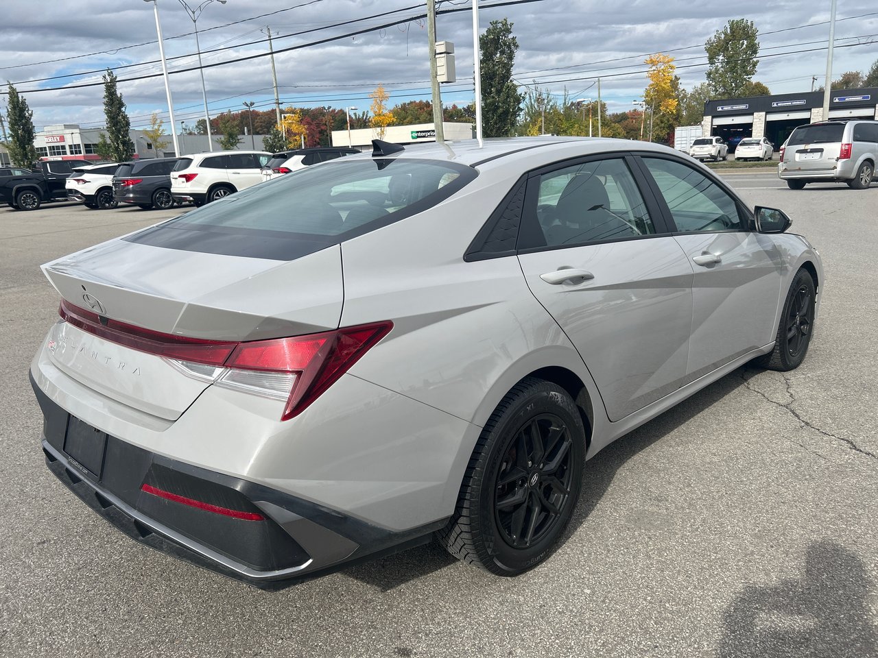 2024 Hyundai Elantra Essential-7