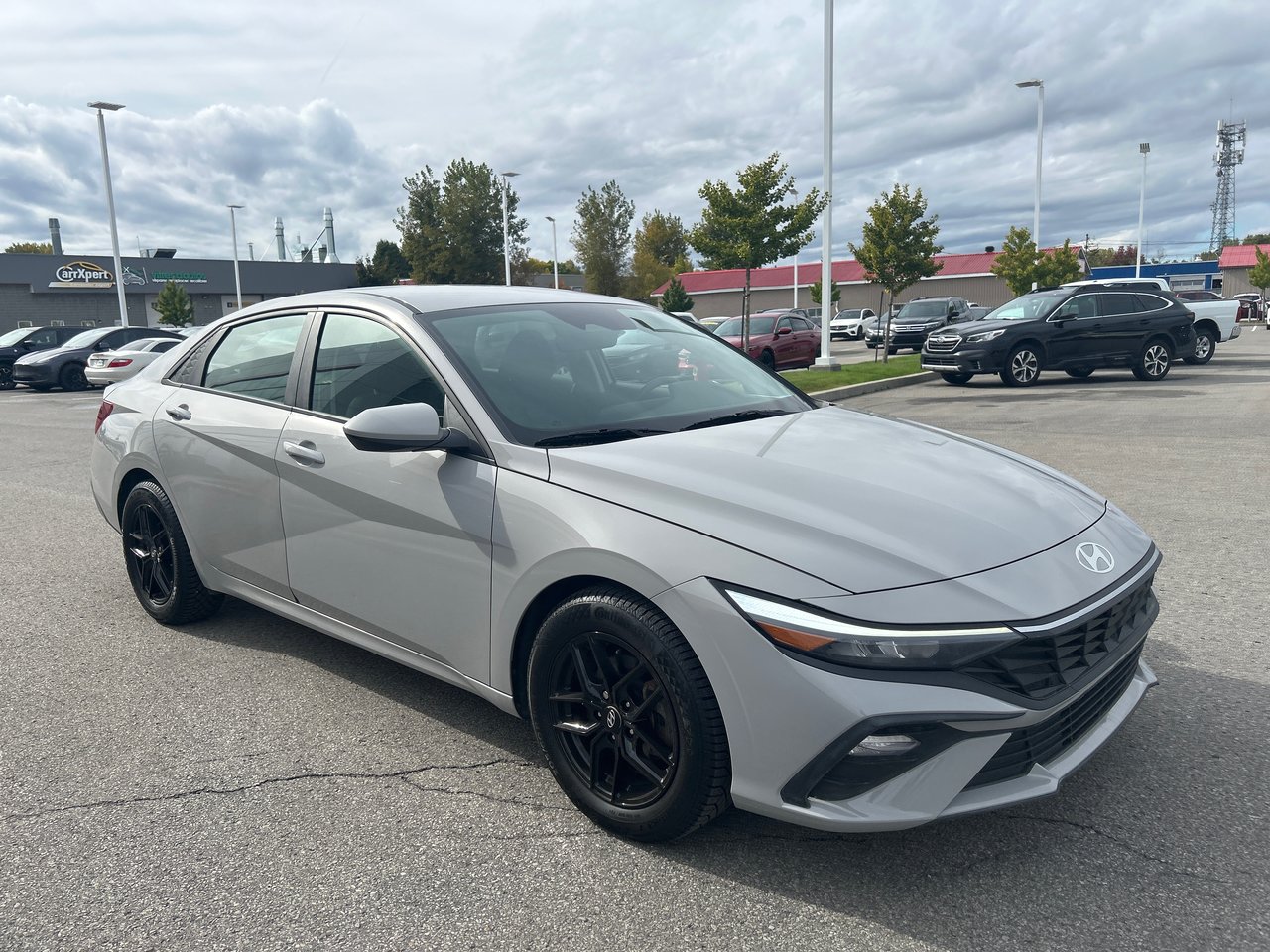 2024 Hyundai Elantra Essential-8