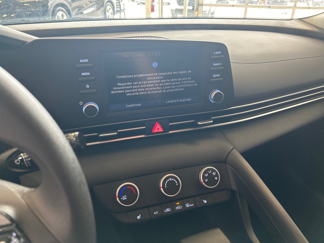 2025 Hyundai Elantra Essential-18