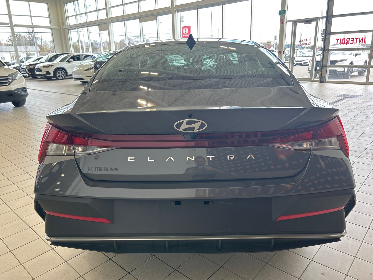 2025 Hyundai Elantra Essential-6