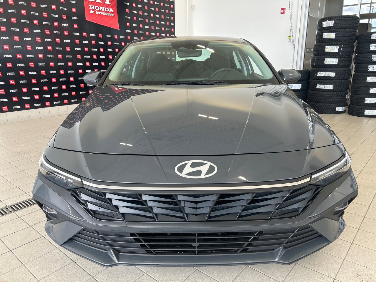 2025 Hyundai Elantra Essential-2