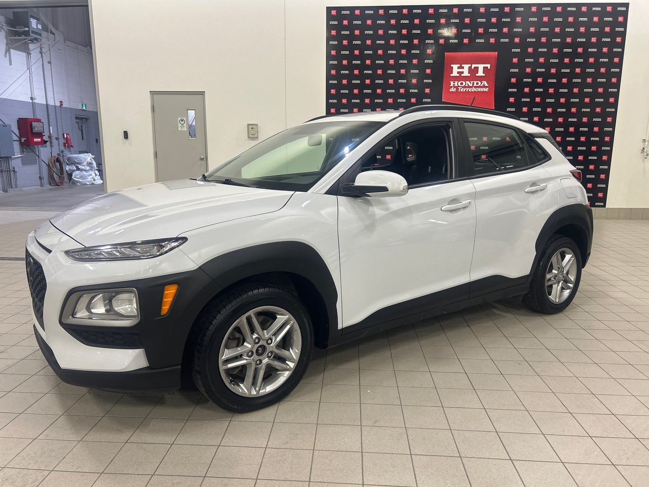 2021 Hyundai Kona Essential-1