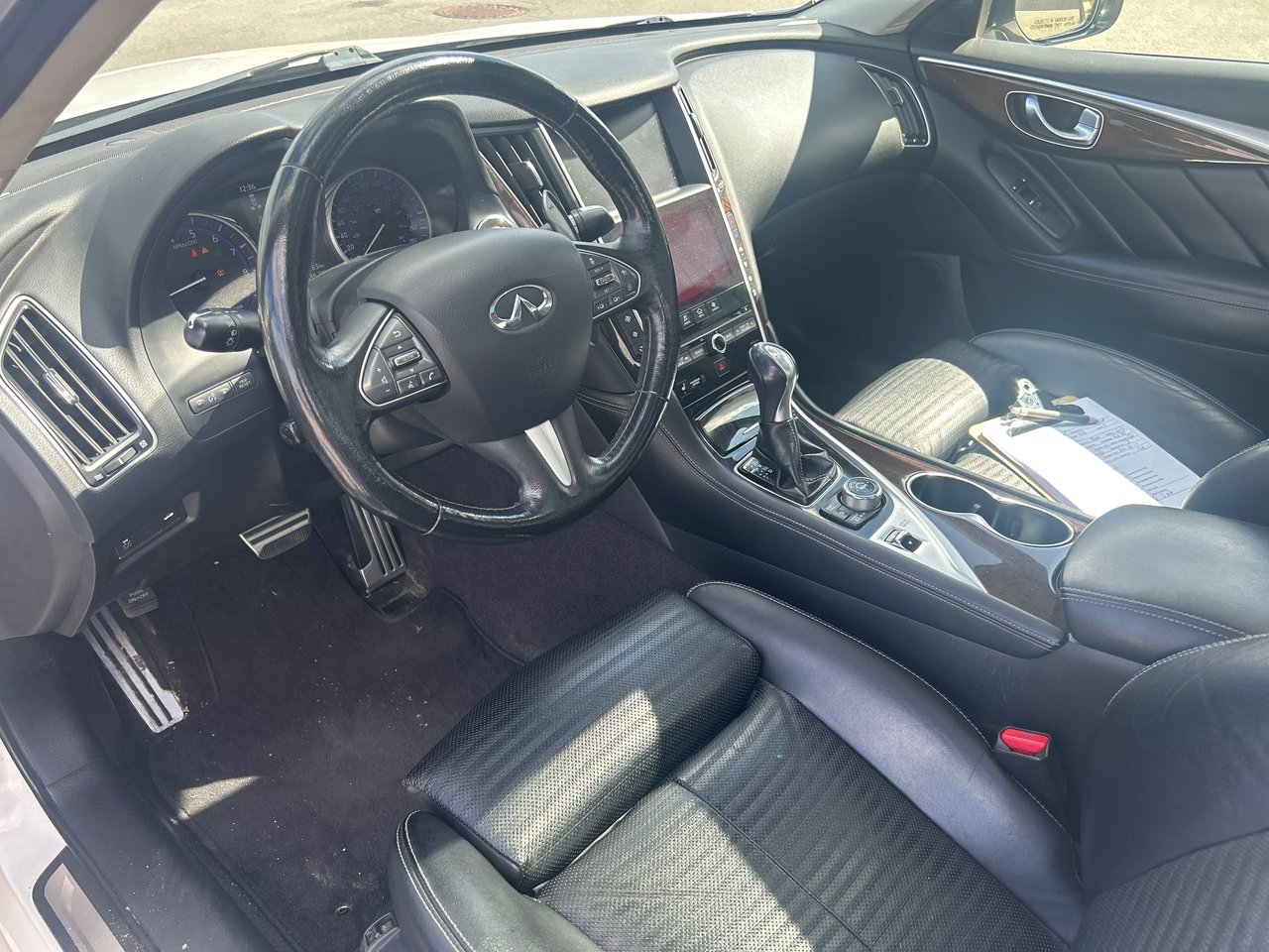 Infiniti Q50 Hybrid 2015-9