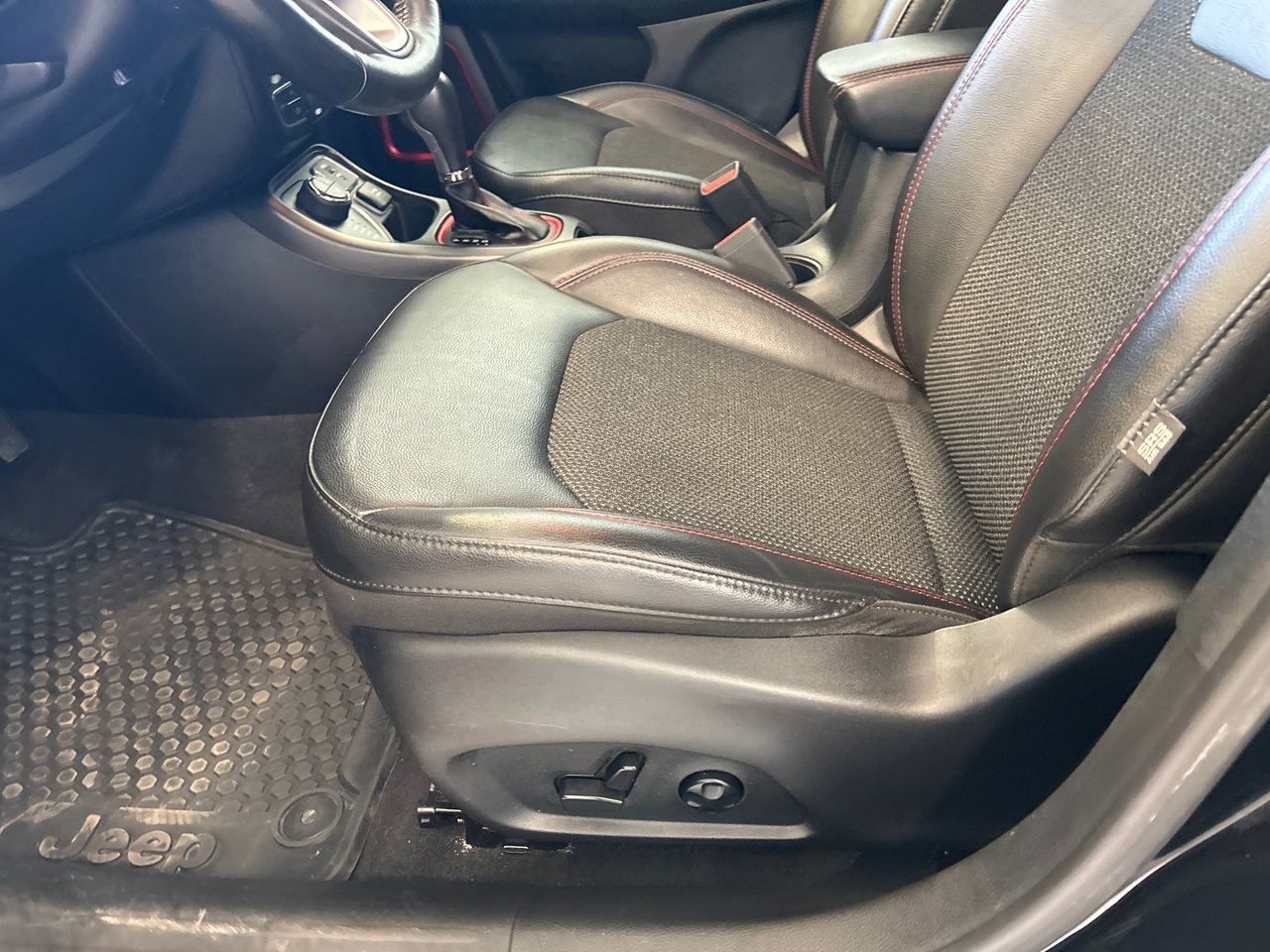 Jeep Compass Trailhawk 2021-16