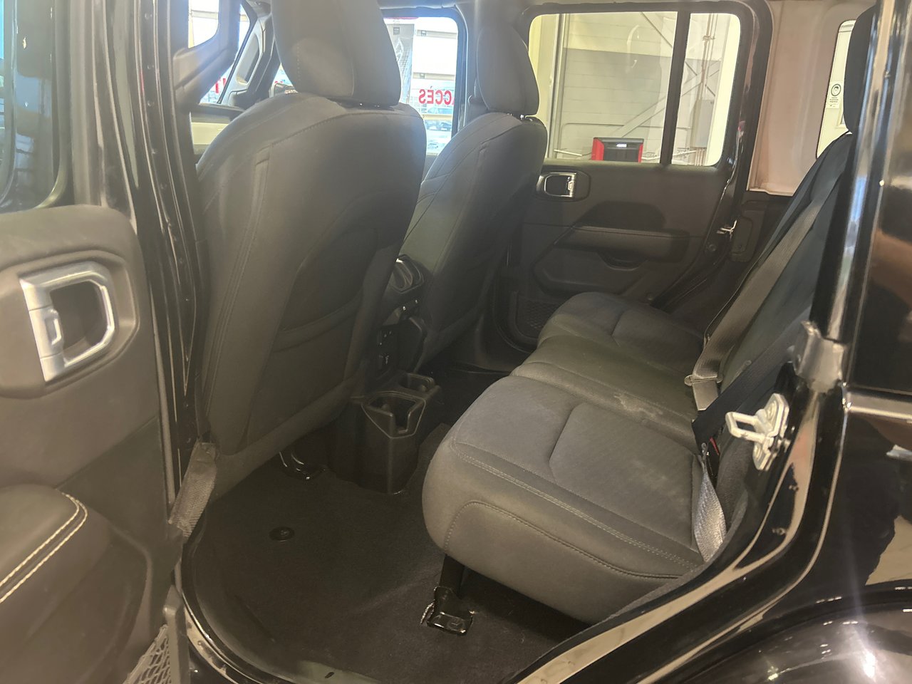 2021 Jeep Wrangler Unlimited Sahara-8